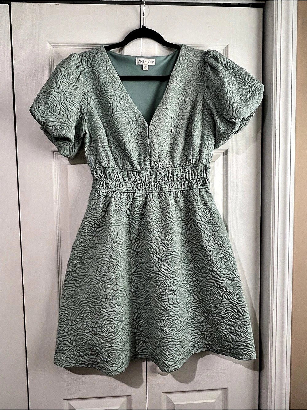 She + Sky Women's Mini Dress Green Sage Medium Like New